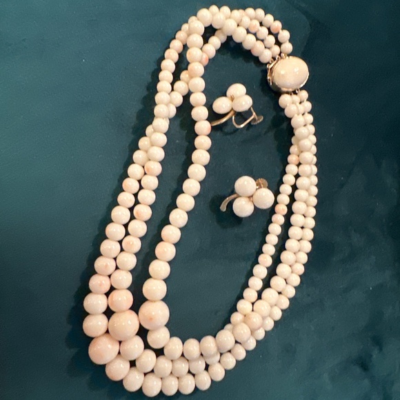18K Vintage Three Strand Angel Skin Coral Necklace Earrings Set - Picture 1 of 17